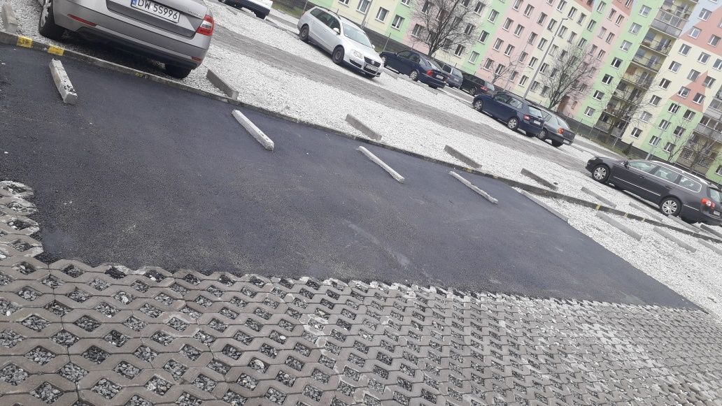 Asfalt asfaltowanie  usługi asfaltowe naprawy wylewki
