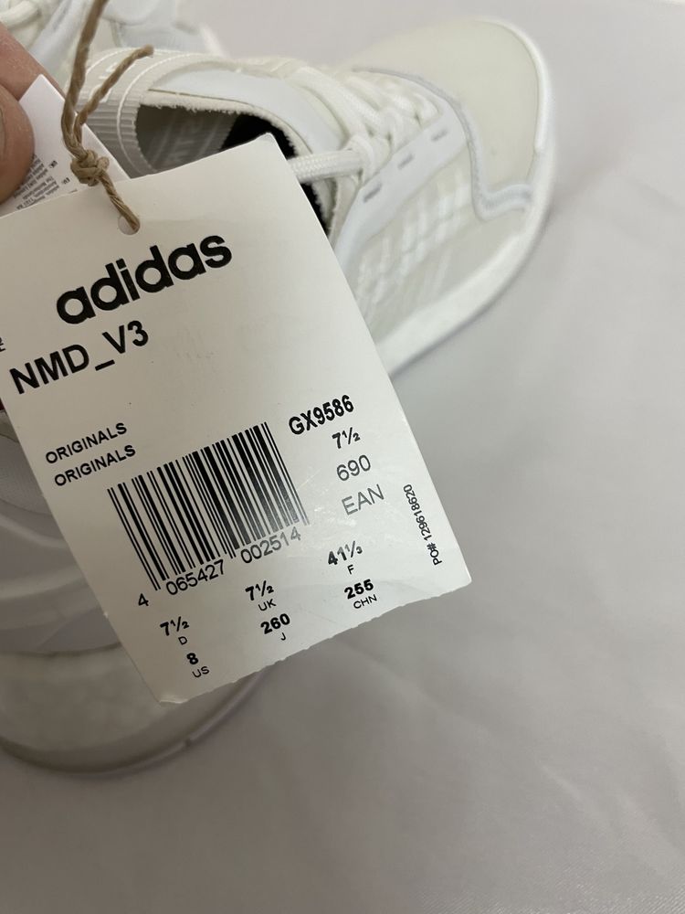 Кросівки Adidas NMD_V3 розмір 41.