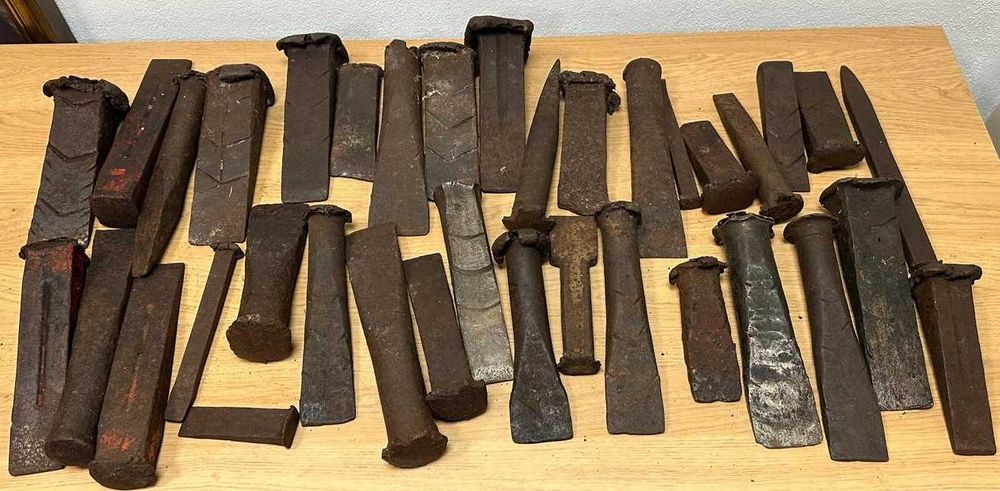 Cunhas para abrir lenha, Ferramentas antigas