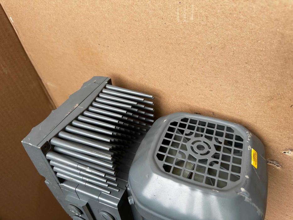 Motoreduktor, silnik sew z falownikiem 0,75 kw 15 do 150 obrotów