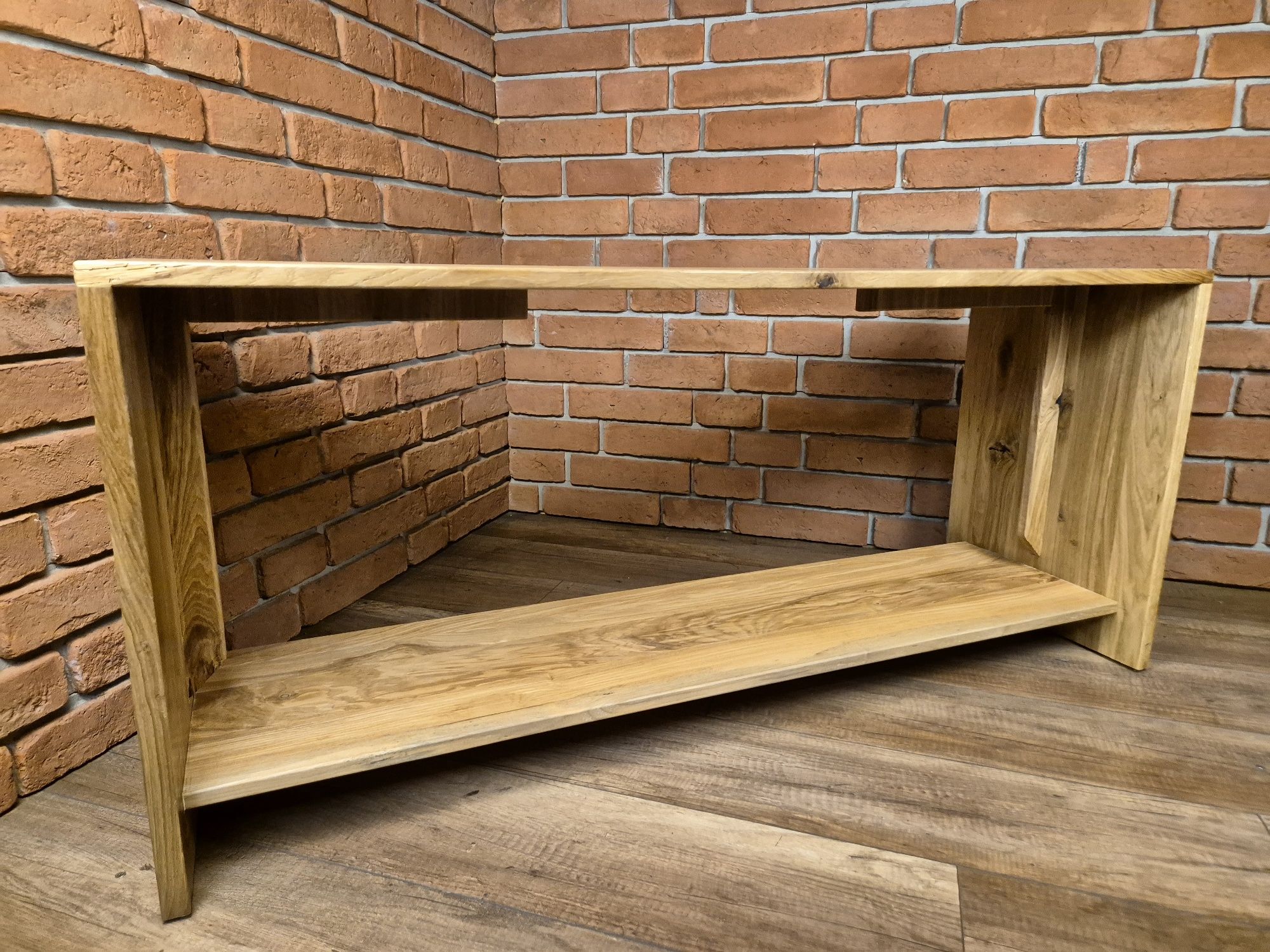 Dębowa szafka w stylu rustykalnym