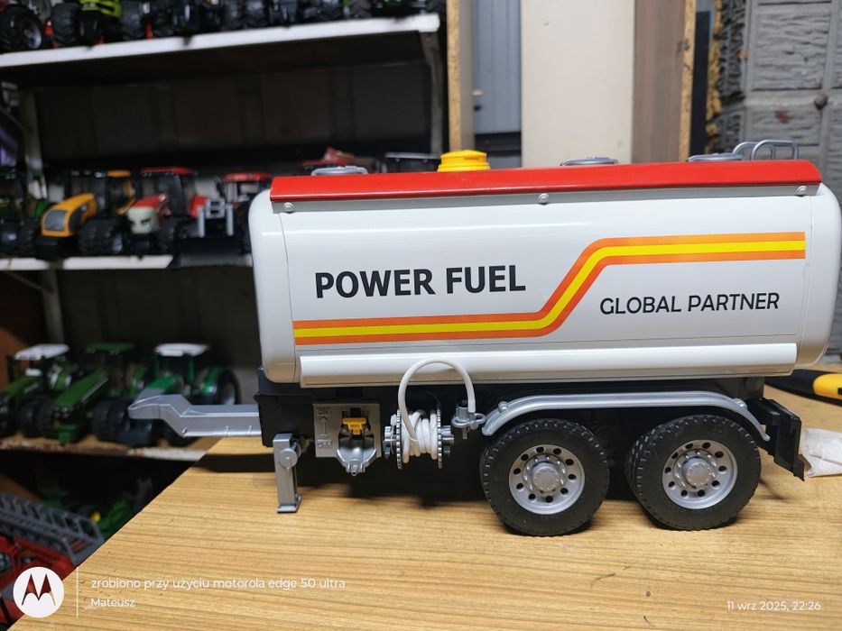 Bruder przyczepa cysterna