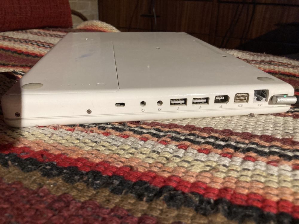 MacBook white 500gb “13  2006