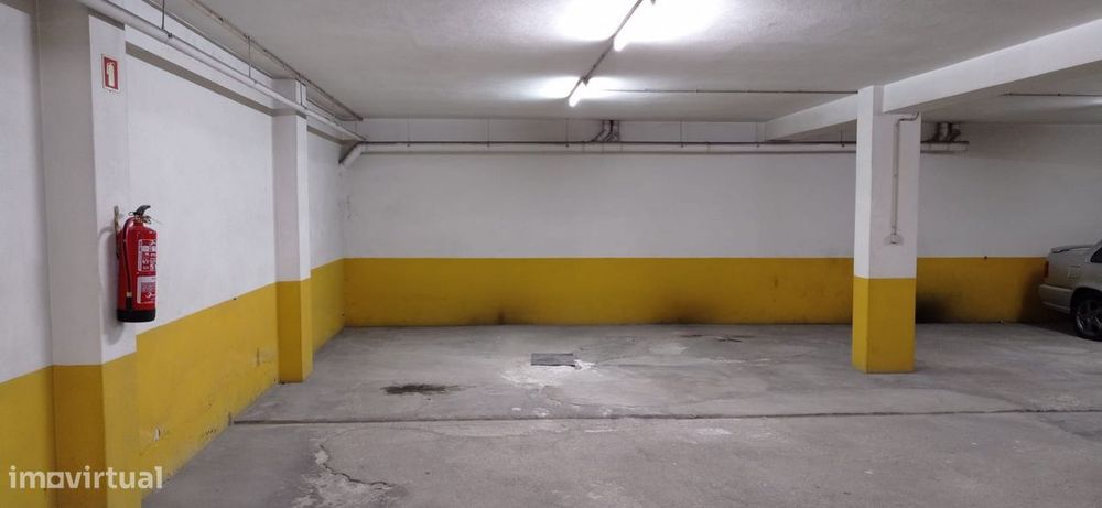 Lugar De Garagem_cesar_oliveira De Azemeis