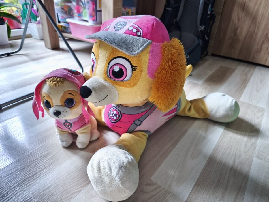 Maskotki Sky mała i duża z serii Psi Patrol.