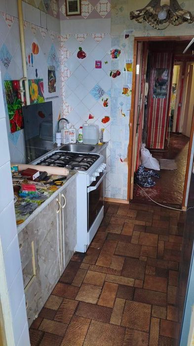 Продам 3х кімнатну квартиру. Ж/М Червоний камінь. Коробова 24.