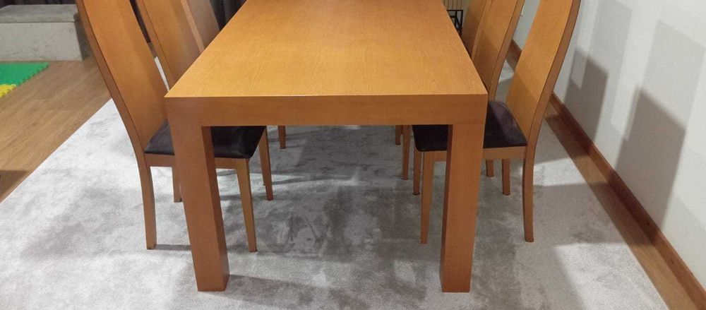 Mesa + 6 cadeiras