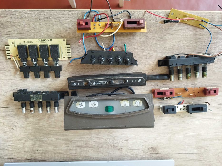 Блок кнопок для вытяжки.