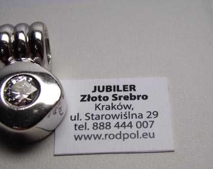 Srebrna pękata zawieszka z cyrkonią