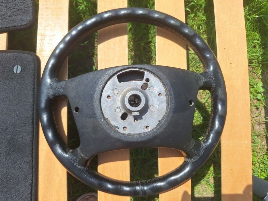 Руль BMW X3 E83 2005року  та коврики