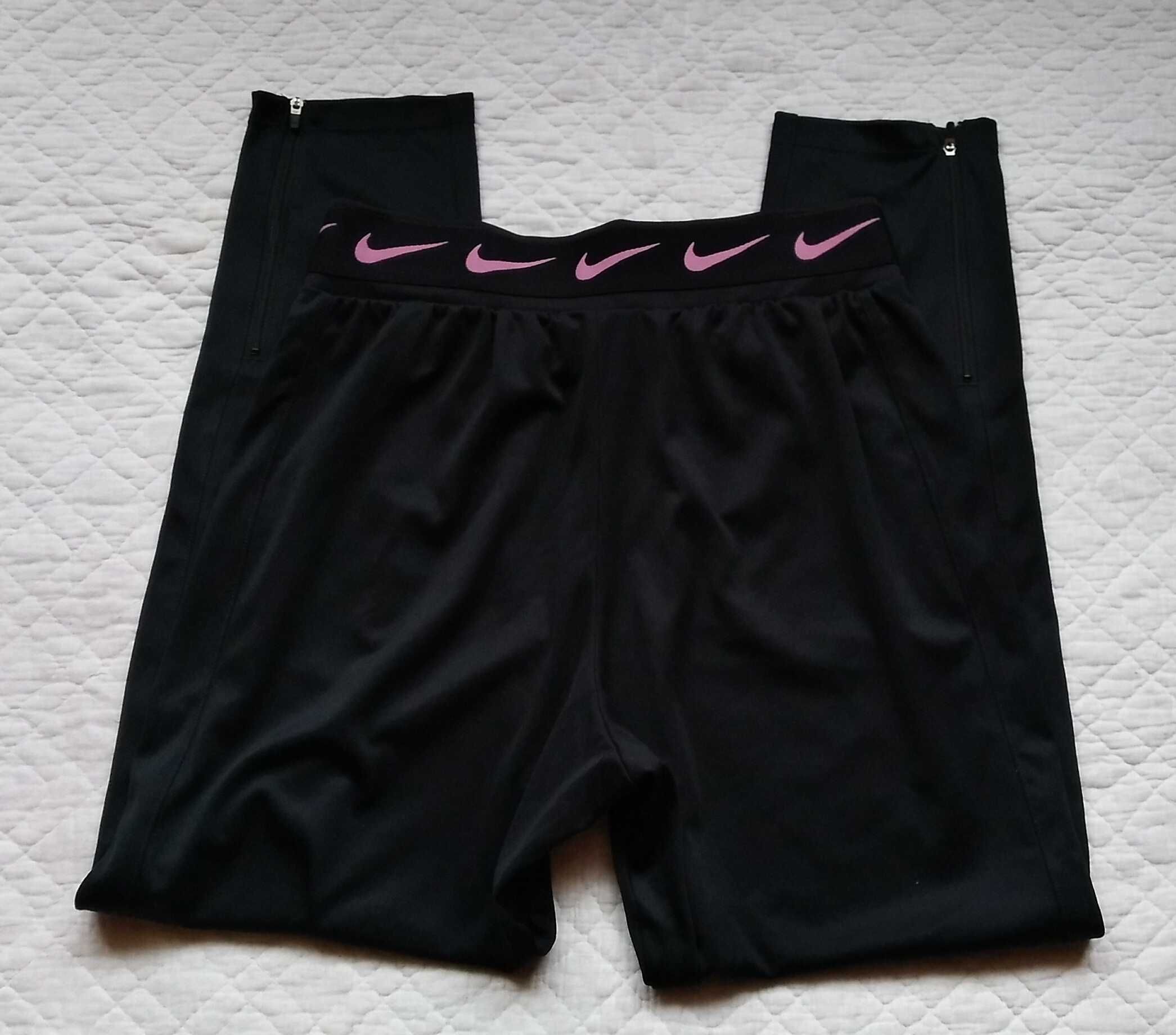 NIKE NSW PANT JDIY czarne spodnie dresowe dziewczęce 158/170 14L 36/S