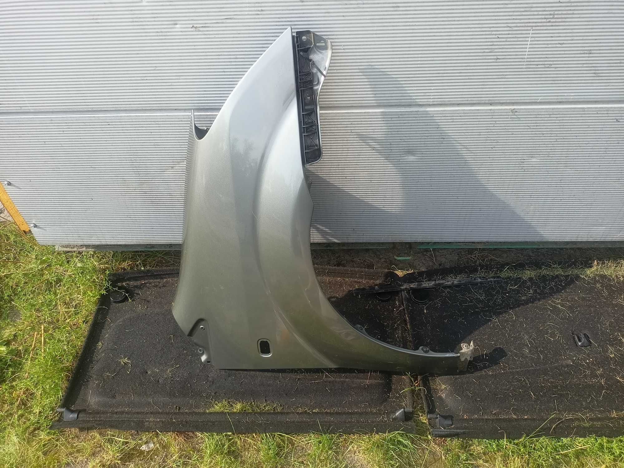 Błotnik Prawy Przód Toyota Corolla Verso II / 1C3