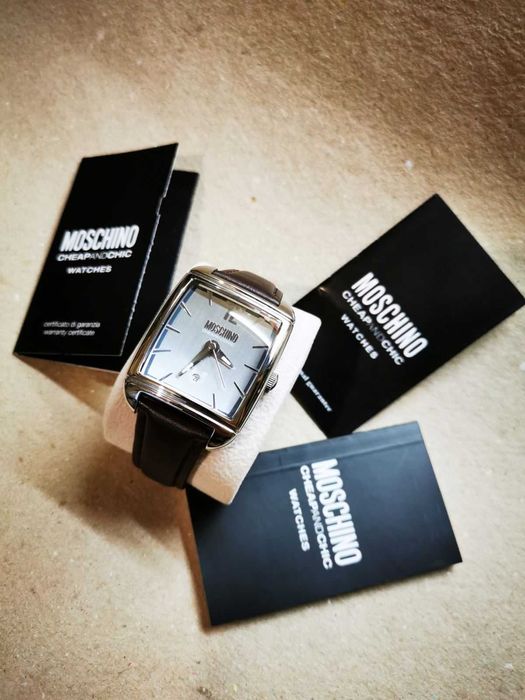 Наручные часы "Moschino" Cheap and Chic. Кварц. 5 Оригинал. Новые.