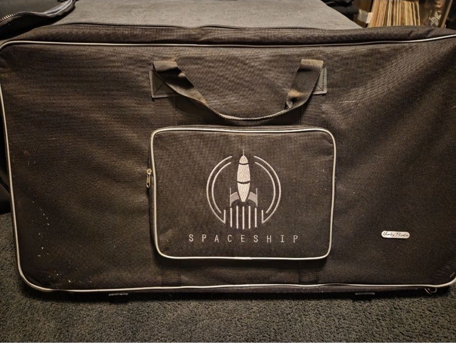 Pedalboard spaceship 80