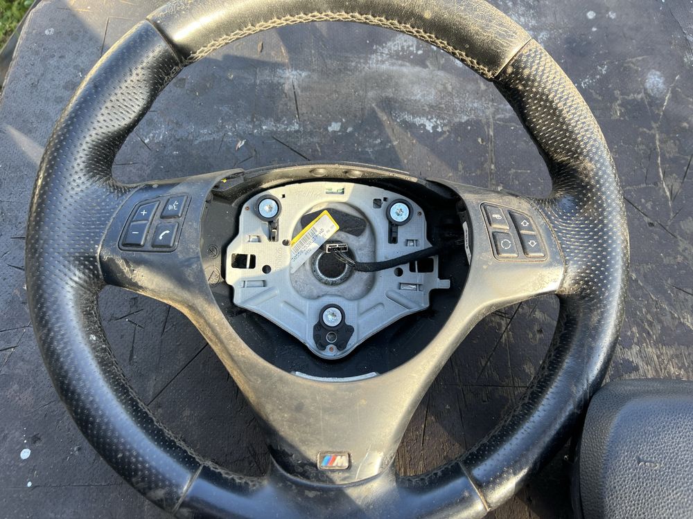 Bmw Kierownica M-pakiet E81 E82 E87 E90 E91 E92 E93 z poduszką i Multi