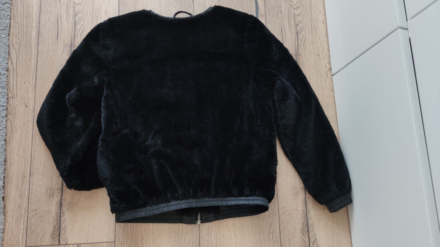 Czarne  futerko dla dziewczynki r. 152  H&M