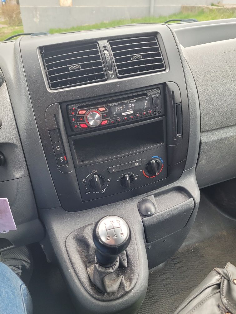 Peugeot Expert 2011 rok