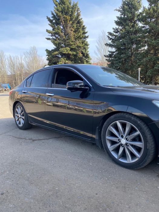Продам машину Honda Accord 9