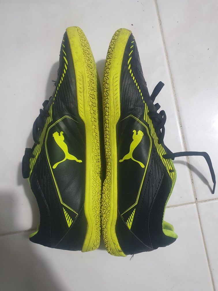 Tenis de futsal Puma