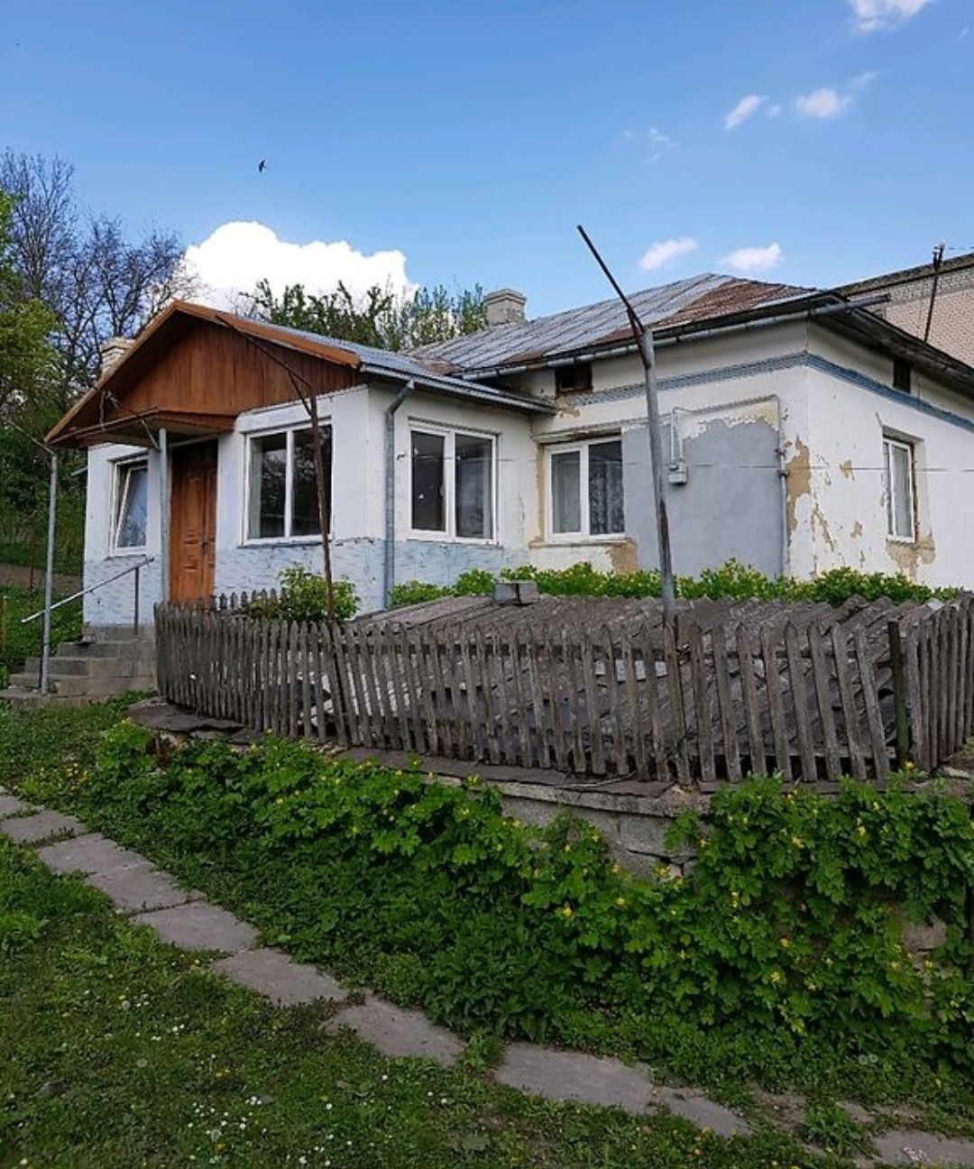 Будинок з великою ділянкою у селі Богданівка