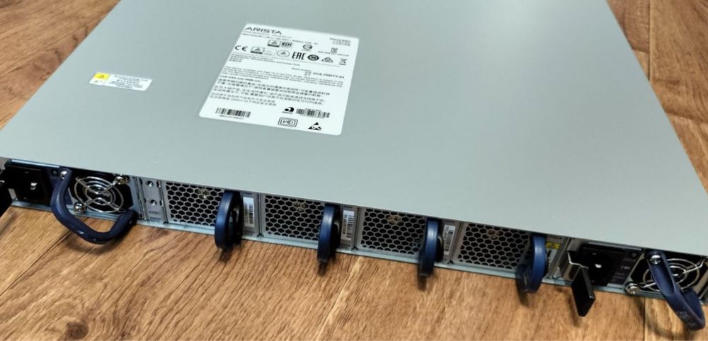 Коммутатор Arista  DCS-7050TX-64