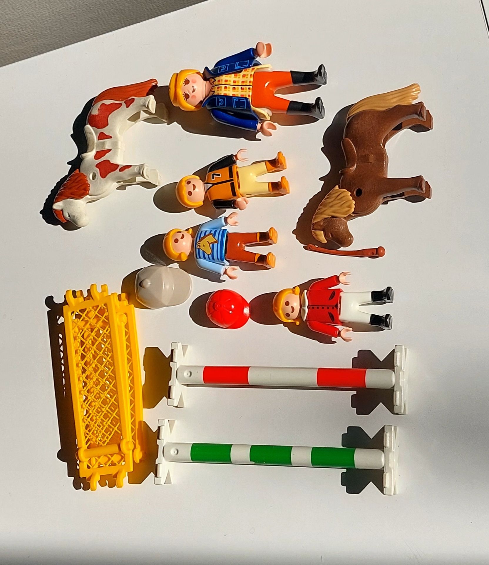 Figurki, konik, kuc, kucyki, jeźdźcy, przeszkody
