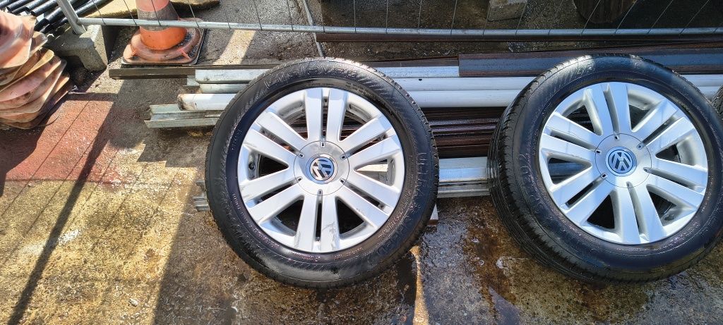 Orginalne felgi 16 vw z oponami letnimi na 5 śrub opony w świetnym sta