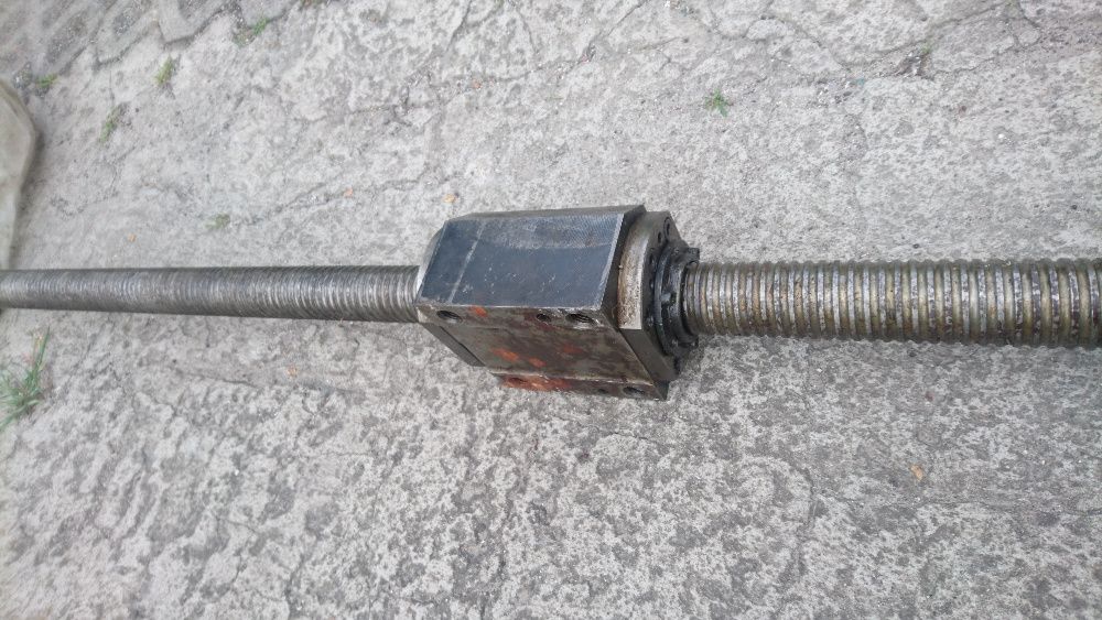 Śruba kulowa trapezowa fi45 / napęd prowadnica
