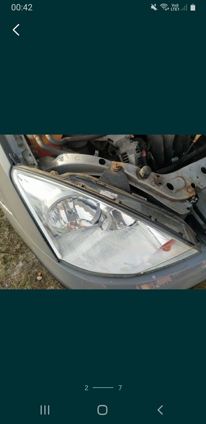 Ford Focus MK1 lampa prawa przednia