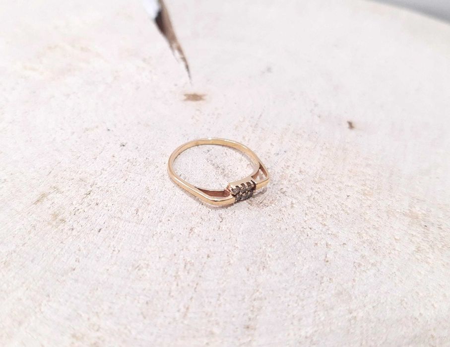 Złoty pierścionek p.583/1,22g