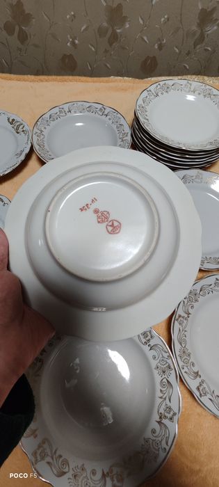 Тарелки столовые продам