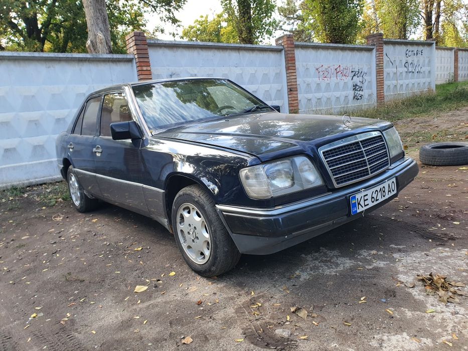 Мерседес E200. Mercedes-Benz 124