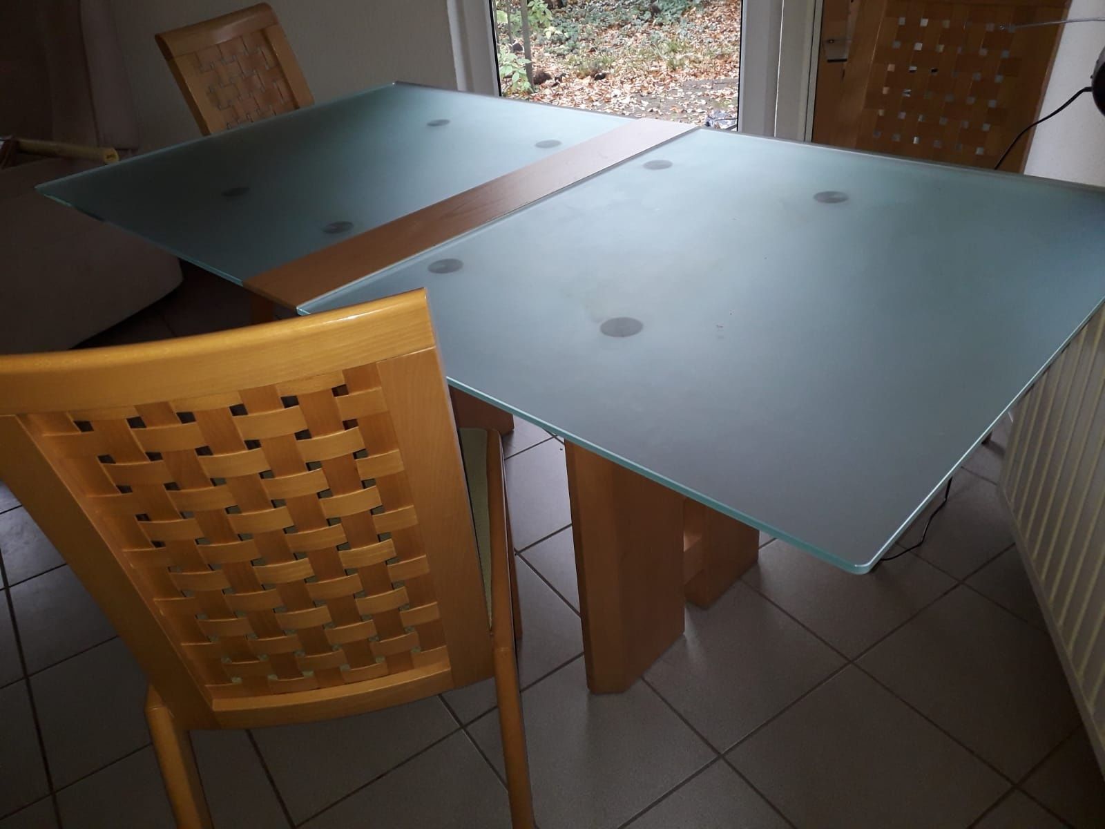 Stół drewniany do salonu