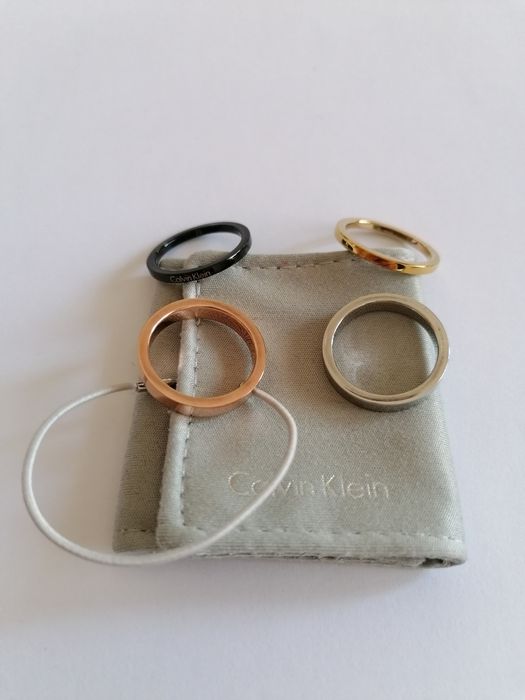 Calvin Klein conjunto 4 anéis aço