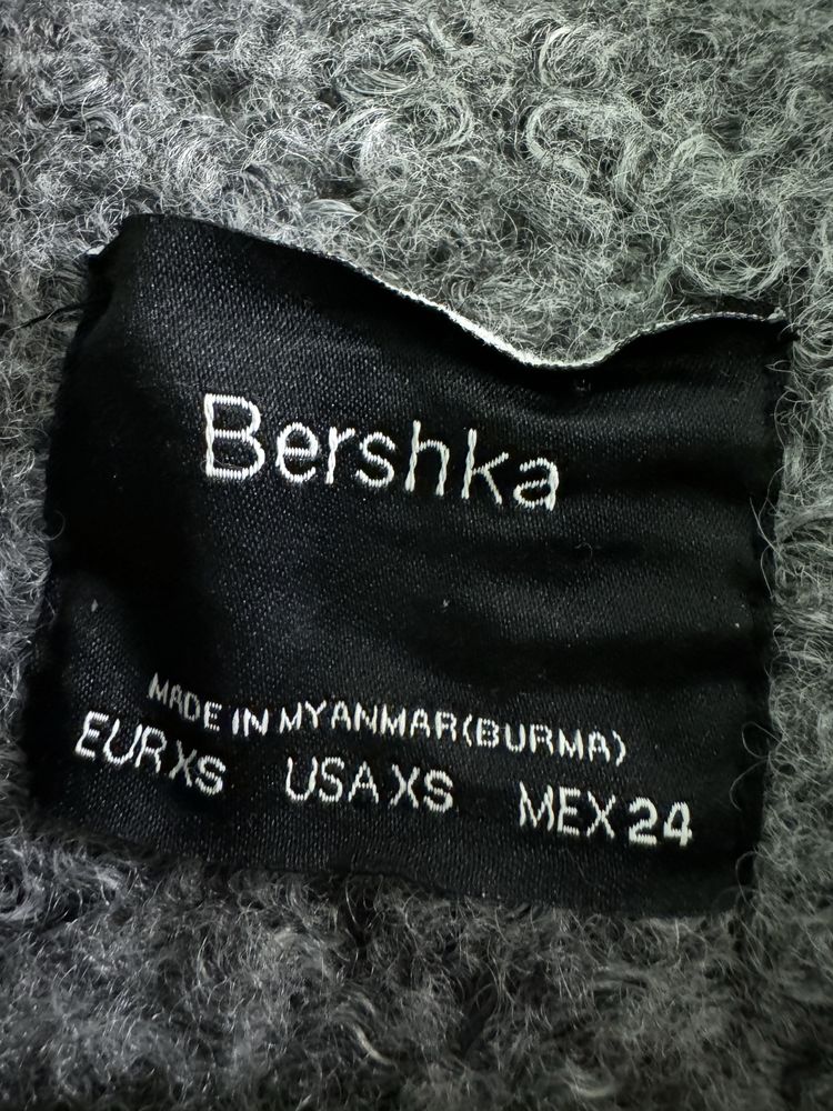 Весняне пальто від Bershka