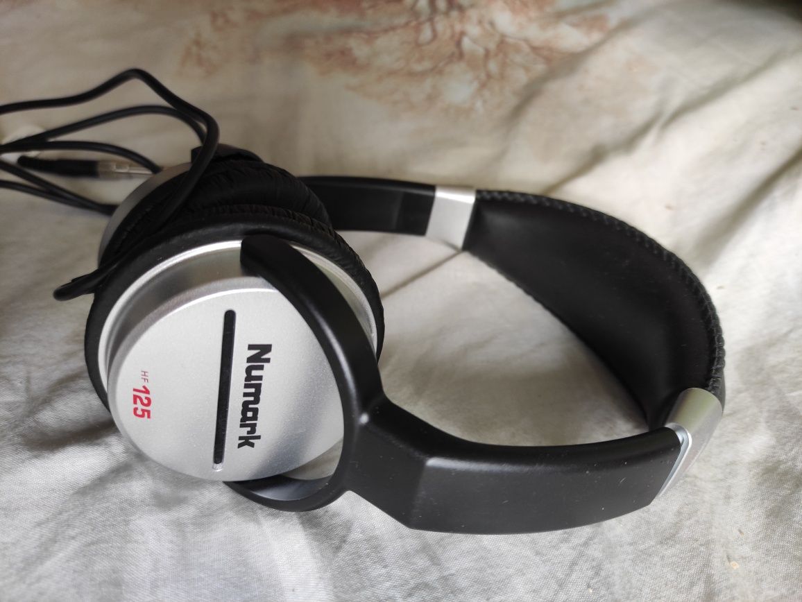 Навушники Numark hf 125 нові