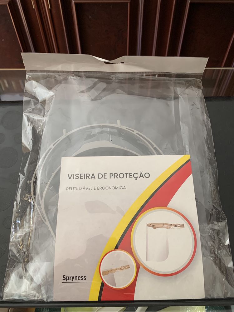 Viseira de proteção nova