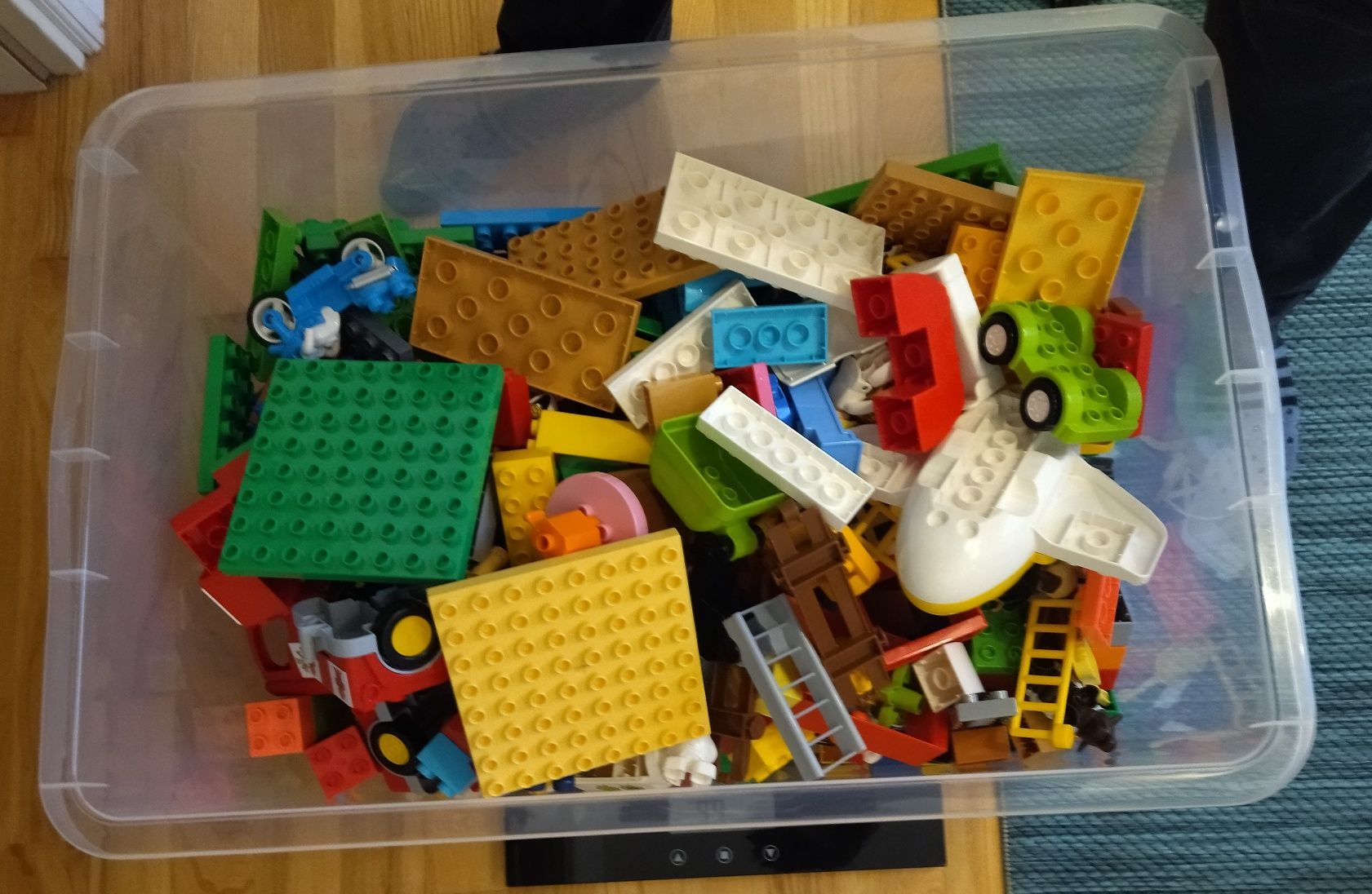 LEGO DUPLO 6,6 kg - kompletne zestawy plus duża płyta konstrukcyjna