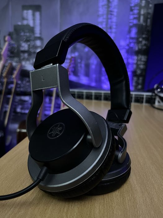 Headphones Yamaha HPH MT7