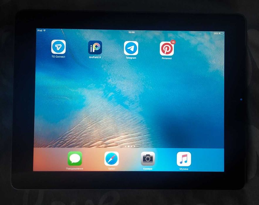 Планшет Apple Ipad MC775ll/A 64 ГБ сріблястого кольору