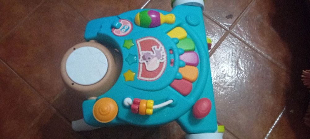 Andarilho / mesa de atividades 3 em 1