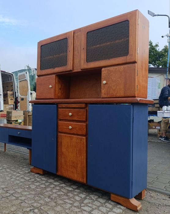 Kredens po renowacji PRL