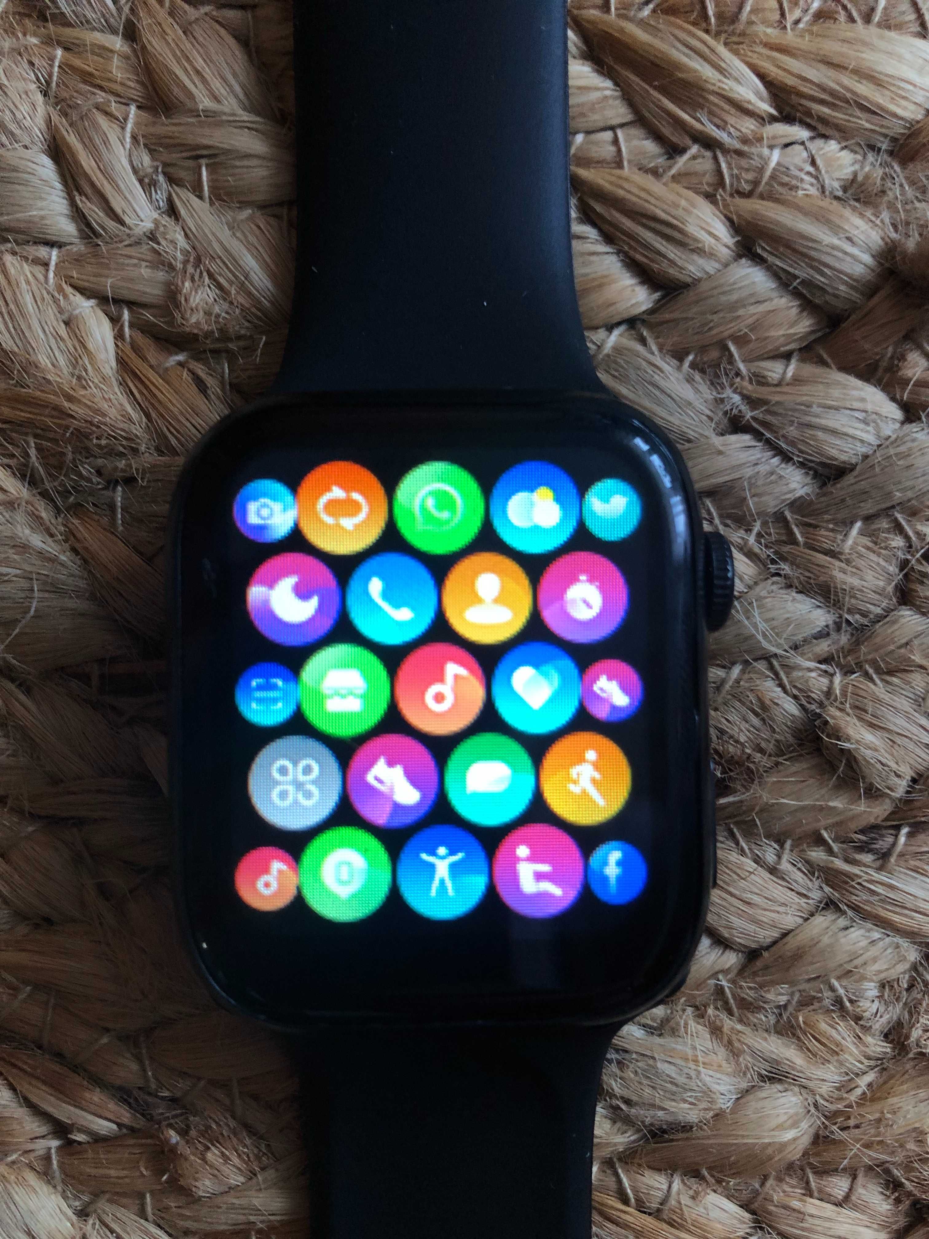 Nowy smartwatch czarny