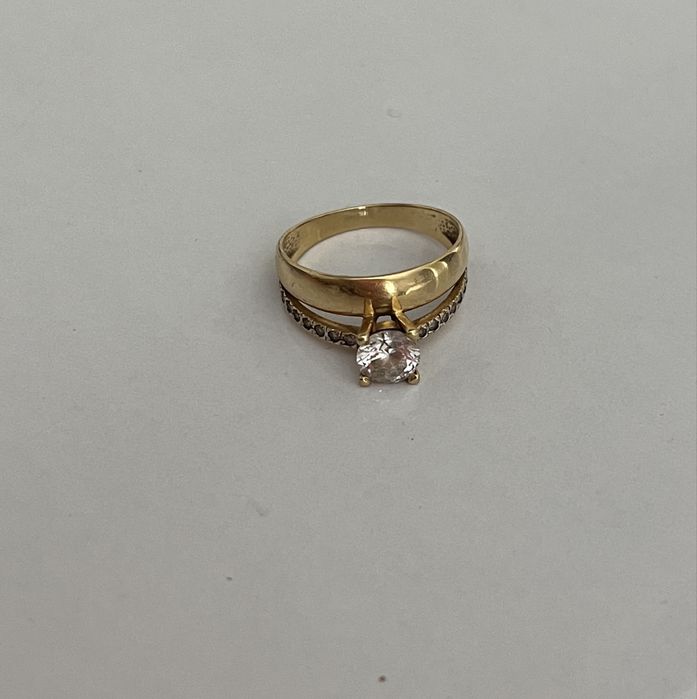 Кільце каблучка лимонне золото 585 розмір 17