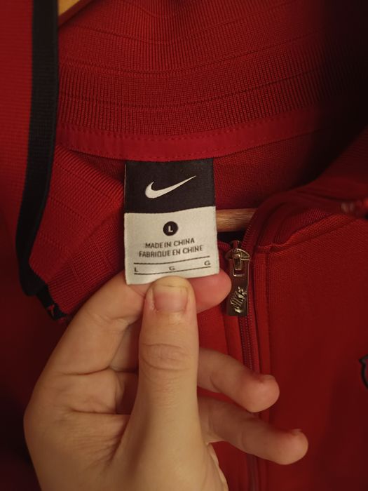 Зипка Найк Барселона легит красная