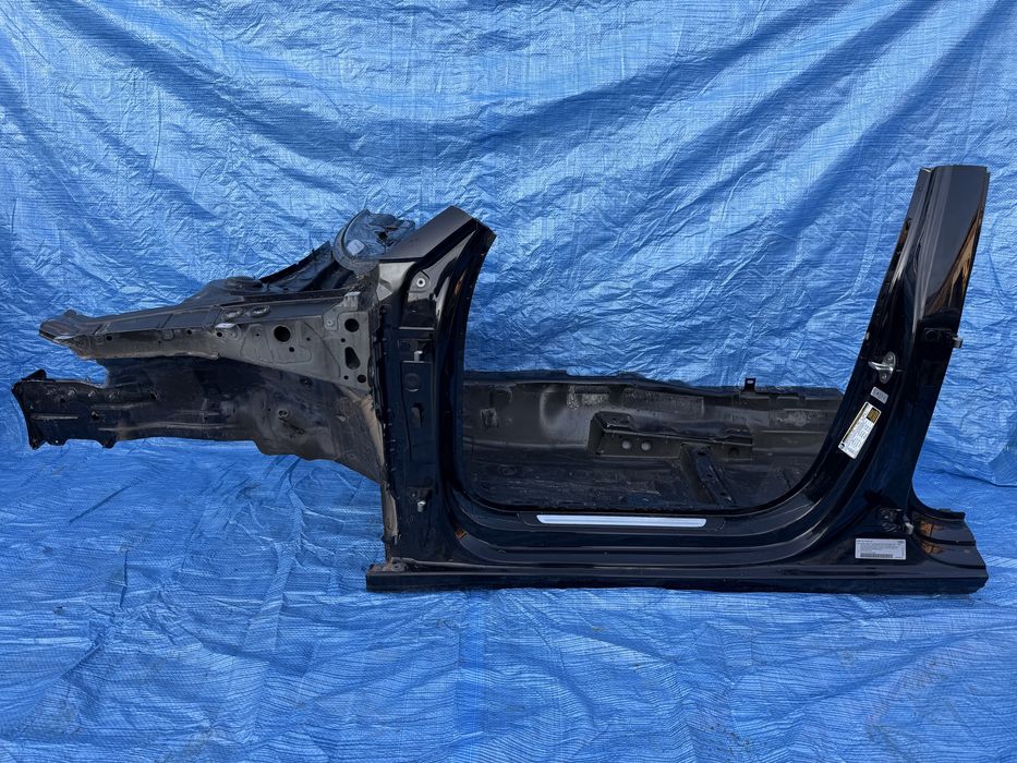 ĆWIARTKA przednia lewa podłużnica próg AUDI A3 S3 8Y SEDAN LY9B OEM