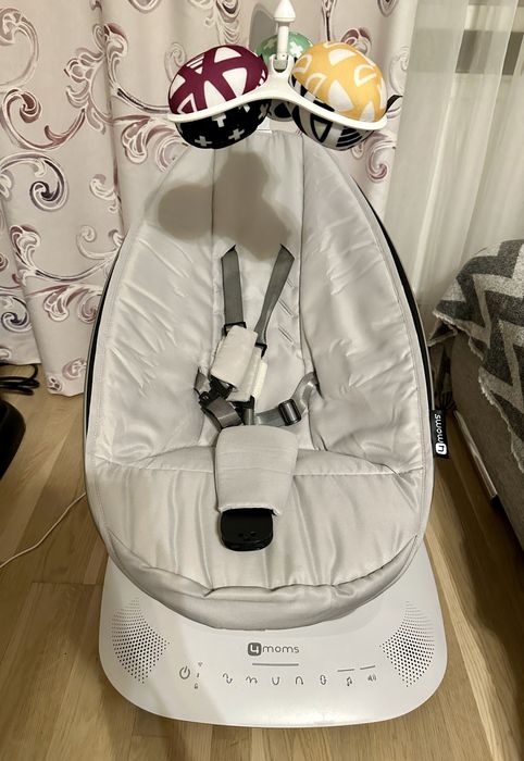 Заколисуючий центр 4Moms MamaRoo 5.0 Gray Classic
