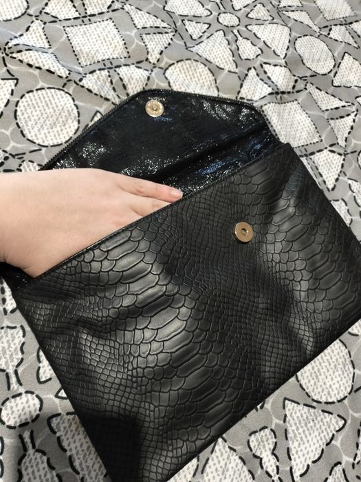 Сумка-клатч на цепочці