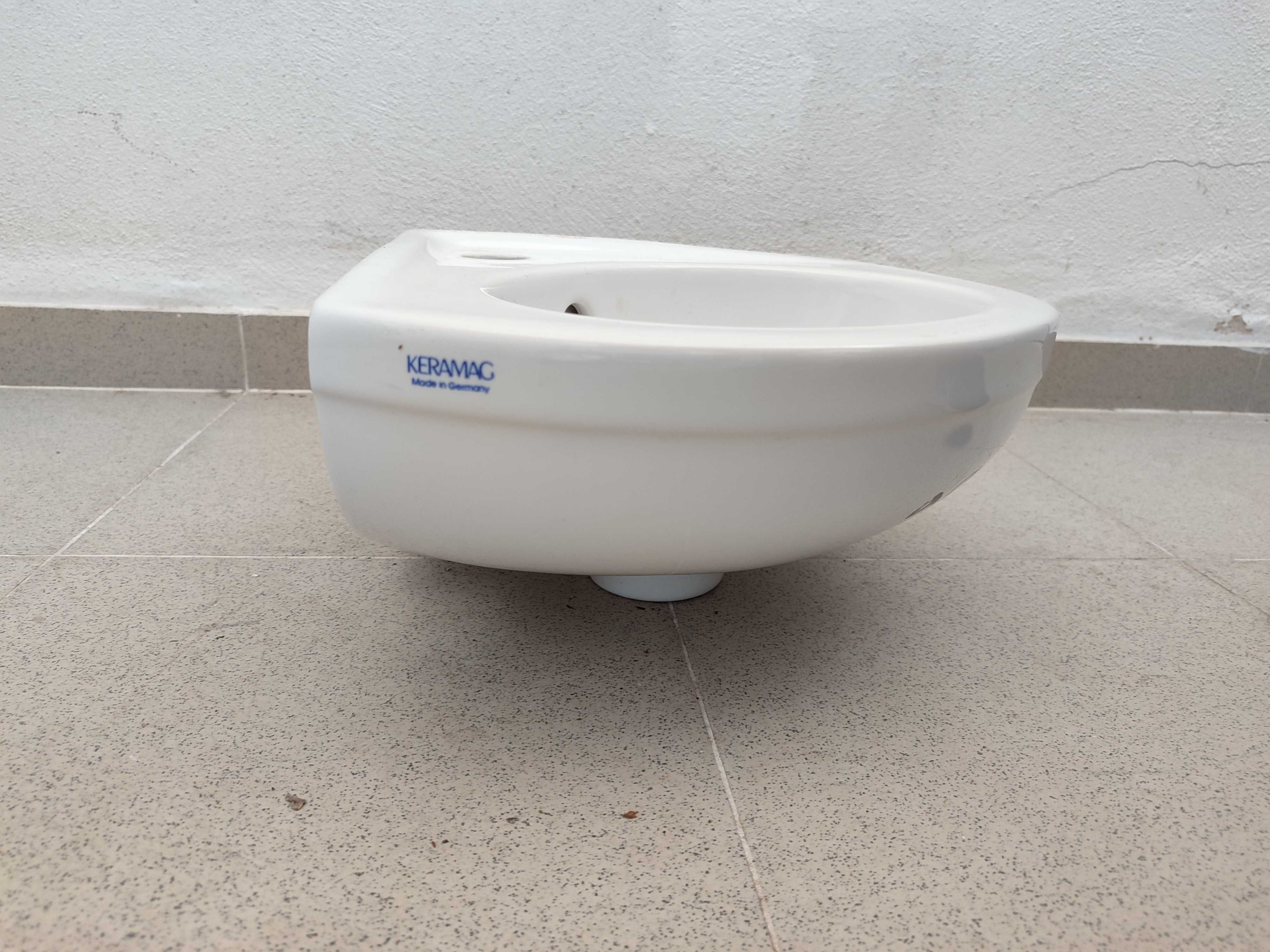 Lavatório de cerâmica branco / Ceramic Wash Basin White