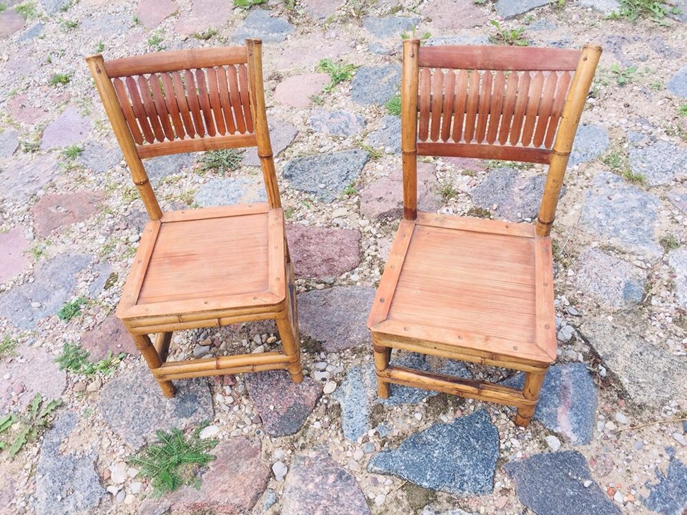 Dwa bambusowe krzesełka, wysokość około 55cm